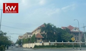 Villa for Rent in Corner Road