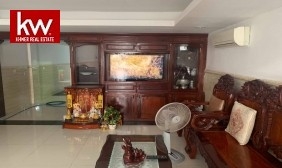 Flat house on Chea Sophara Street