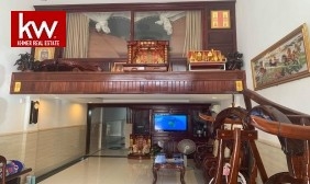 Flat house on Chea Sophara Street
