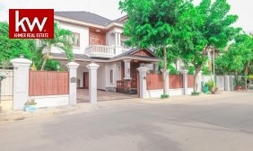 Wooden Mondern Villa for Rent