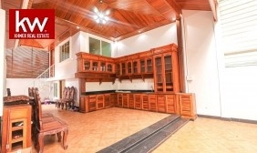 Wooden Mondern Villa for Rent
