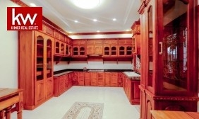 Wooden Mondern Villa for Rent